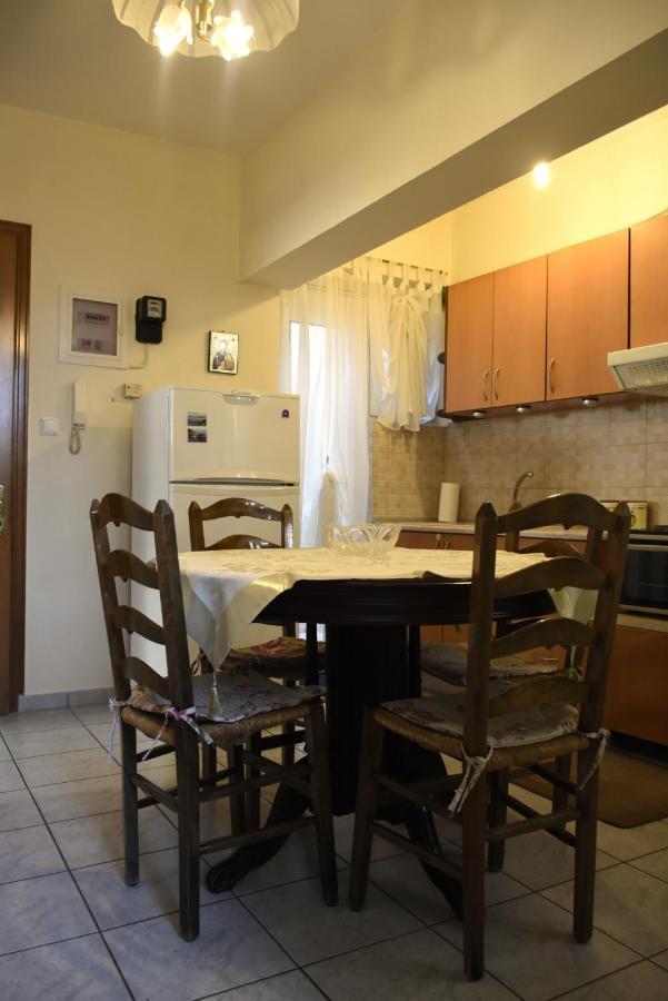 Poly'S Cozy Home Волос Экстерьер фото